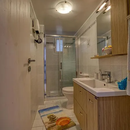 The Rhodes Marina Apartment *