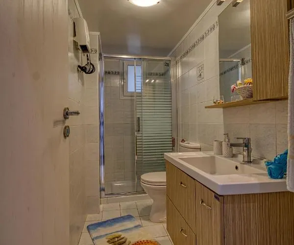 The Rhodes Marina Apartment *